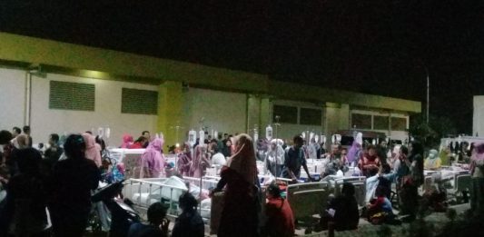 Pasien Rawat Inap RSUD Depok Berhamburan Keluar