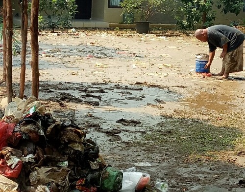 Air Kali Krukut Meluap, Puluhan Rumah Terendam Banjir – JurnalDepok