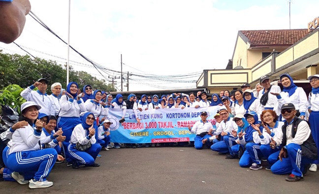 Komunitas Senam Ling Tien Kung Kortonom Depok 2 Tebar Ribuan Paket Takjil