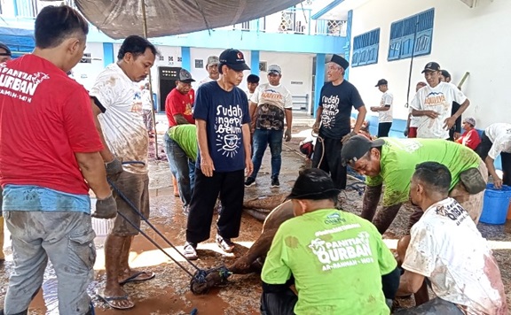 Wow! Masjid Arrahmah Sawangan Baru Sembelih 71 Hewan Kurban