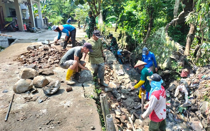 Pemkot Depok dan Kodim Kompak Gelar Karya Bakti di 11 Kecamatan