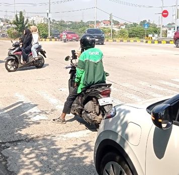 Sudah Ada CCTV, Lampu Merah Exit Tol Limo Kerap Dilanggar Pengendara