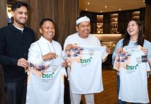 Foto Bareng dengan Pemilik Club, Mamah Gigi jadi Presiden Persikad?