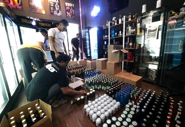 Ruko dan Warung Remang-remang Digerebek, Ratusan Botol Miras Disita Polisi
