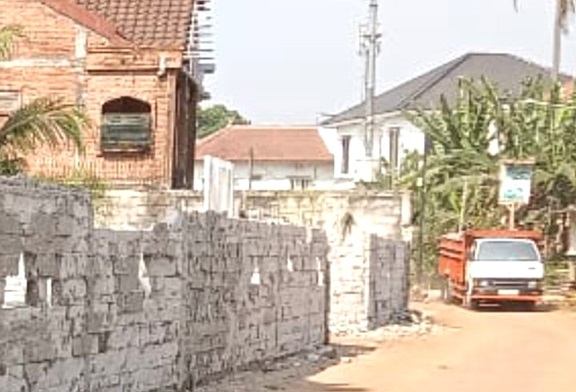 Tanpa Eksekusi, Pemilik 4 Bangunan di Jalan Enggram Bongkar Secara Mandiri