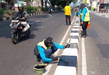 Sambut HUT ke 81 RI, Dinas PUPR Depok Percantik Trotoar dan Separator