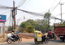 Mengganggu Aktivitas Pekerja, Kontraktor Desak Relokasi Tiang Listrik Jalan Enggram Dipercepat