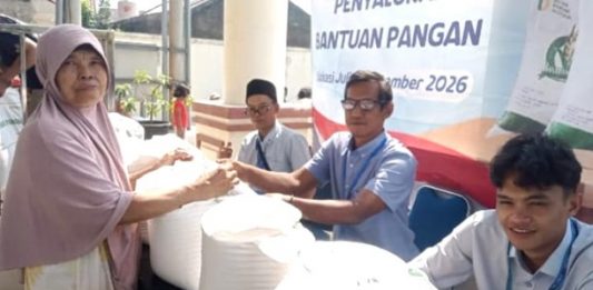 Kelurahan Grogol Terima 56,8 Ton Beras Bansos
