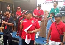 Mantan Dubes RI Lepas Peserta Karnaval Busana Tradisional