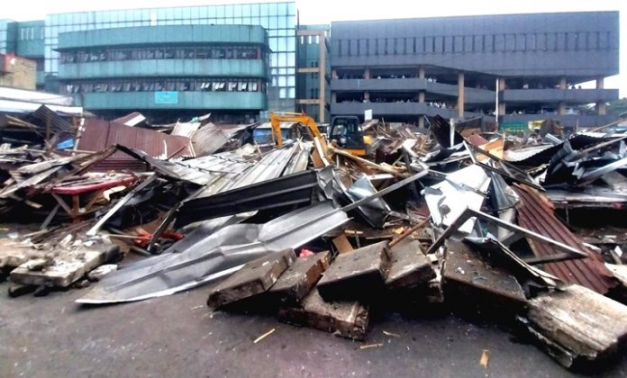 SP3 Tak Diindahkan, Ratusan Bangunan Liar Pasar Cisalak Dibongkar Paksa