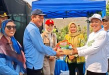 Pimpinan DPRD Hingga Pejabat Pemkot Depok Panen Perdana Cabai ‘Setan’ di Rawageni Farm